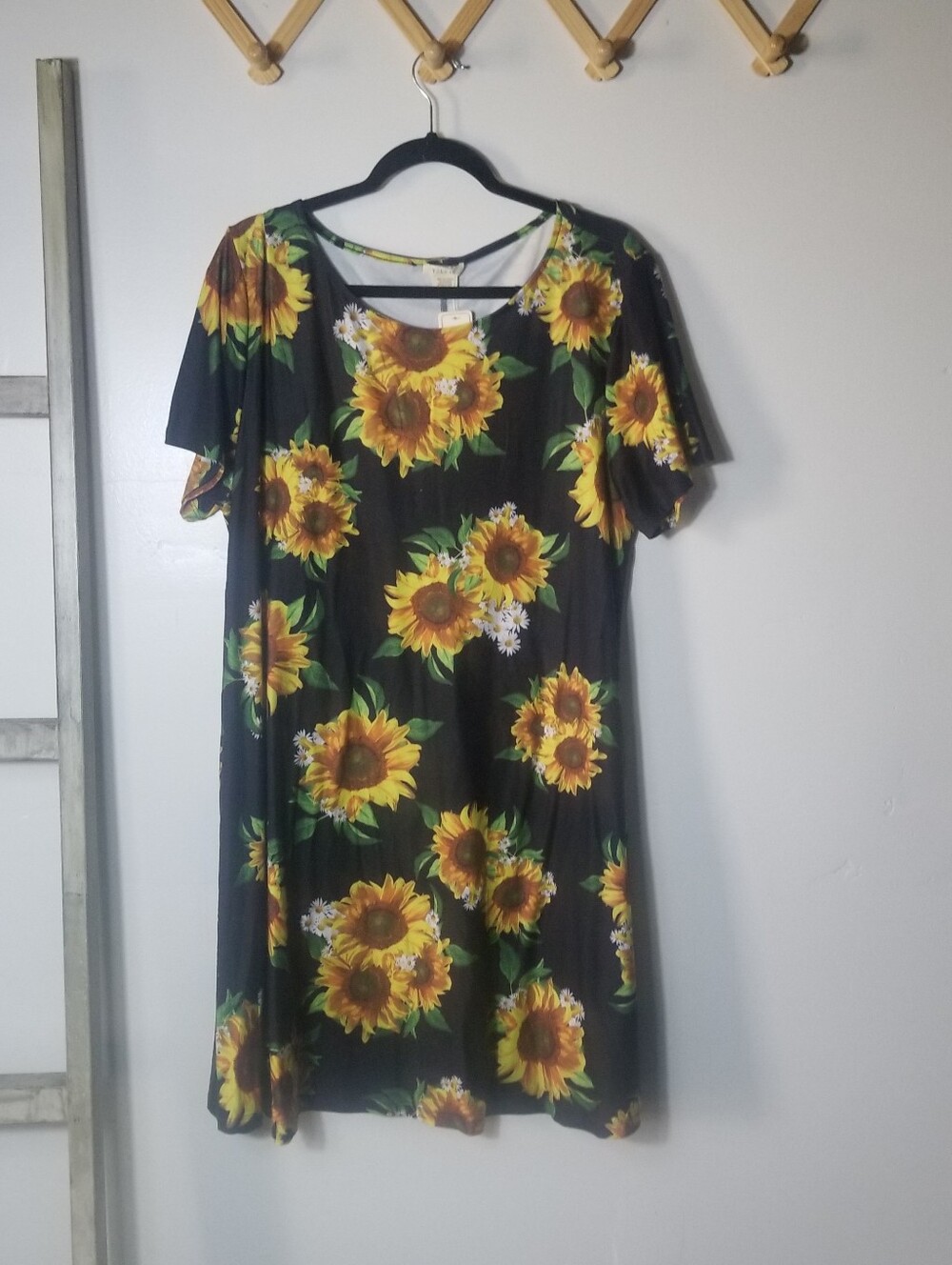 NWT YELETE WOMEN'S BLACK SUNFLOWER SHORT SLEEVE DRESS SIZE 3XL